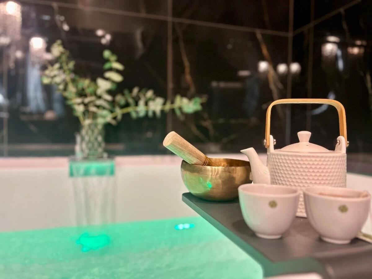 Host Bien-etre Jacuzzi Downtown Apartment Lyon