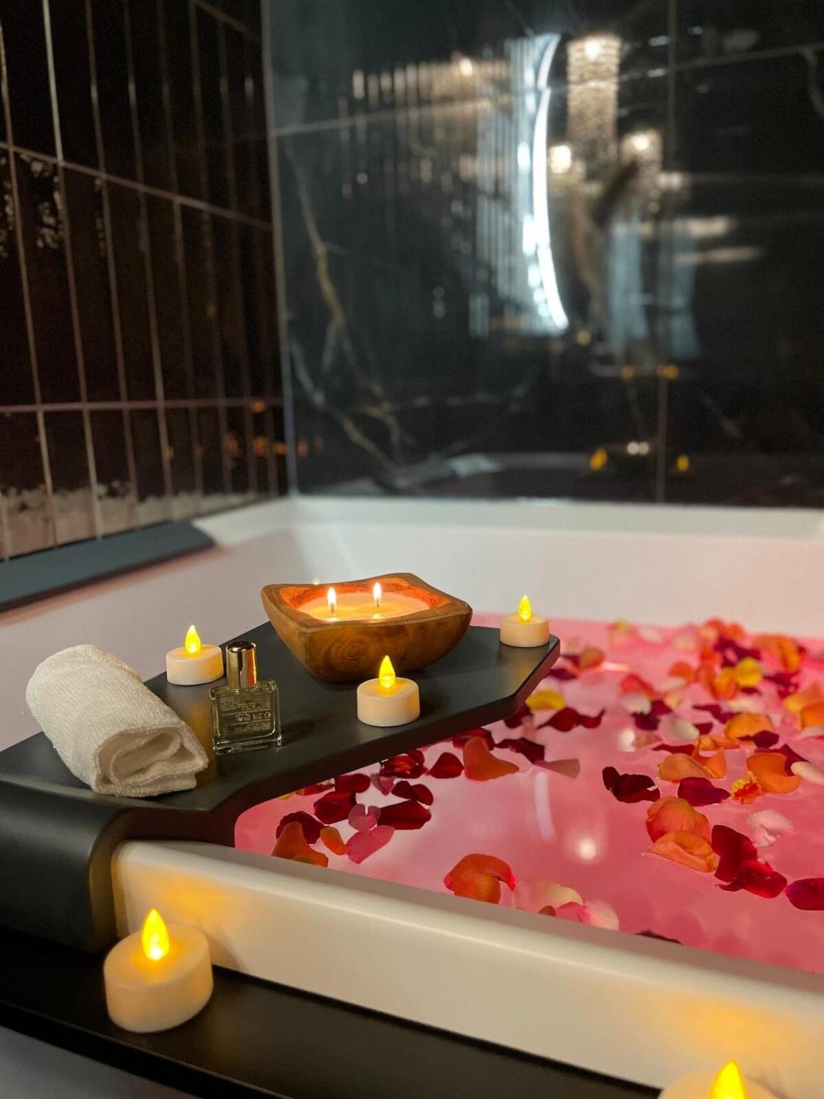 Host Bien-etre Jacuzzi Downtown Lyon